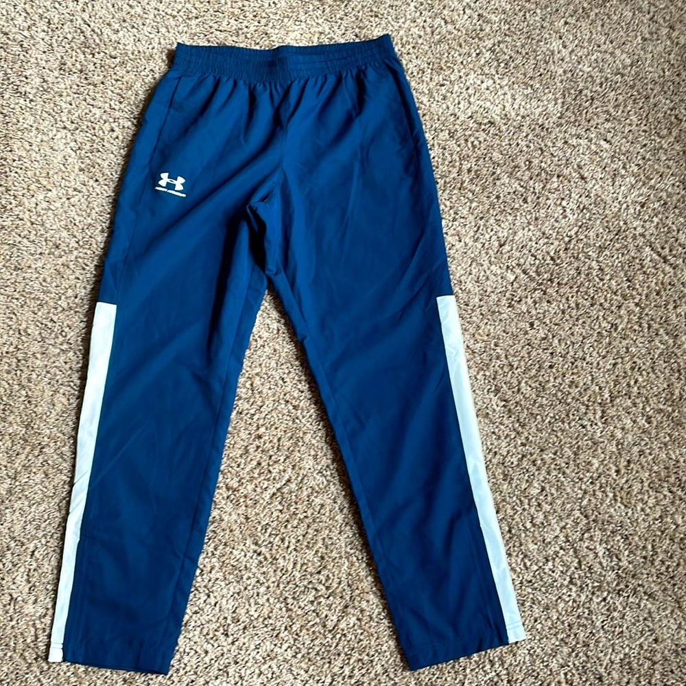 Men’s size large Under Armor athletic wind pants. NWOT never worn.